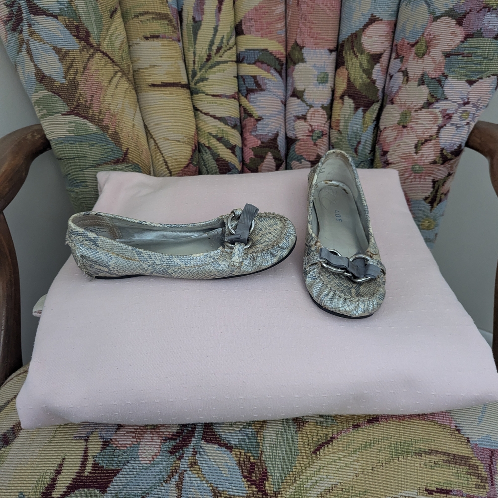 Elegant Silver Women's Loafers